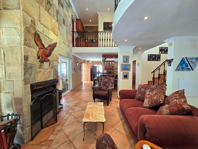 5 Bedroom Property for Sale in Golden Mile Western Cape